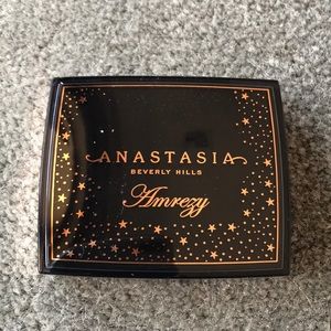 Anastasia Beverly Hills Amrezy Highlighter